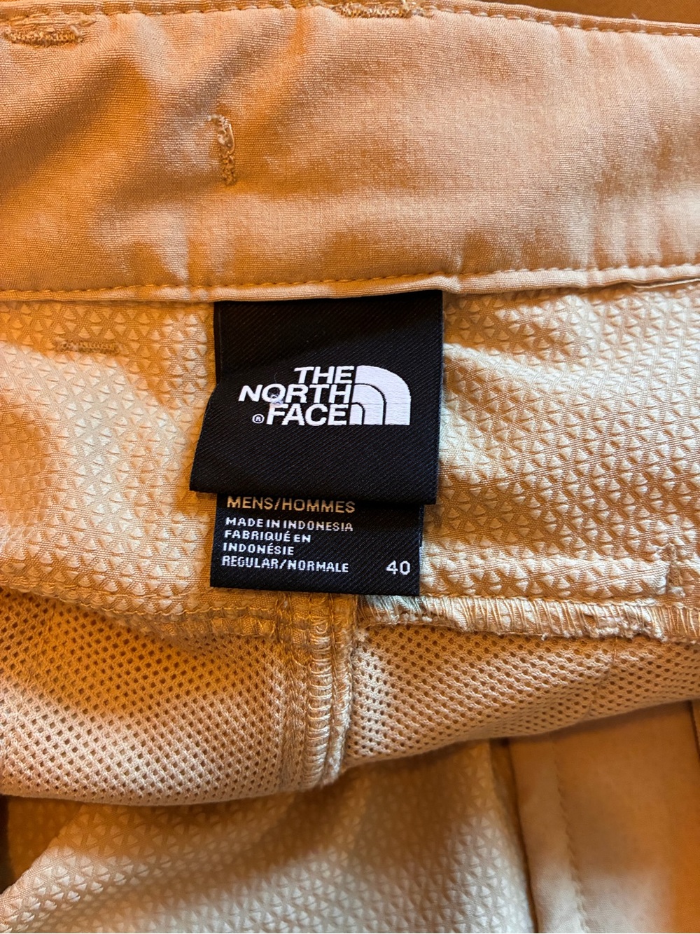 The North Face Men's size 40 Tan Zip Pocket Hiking Performance Shorts